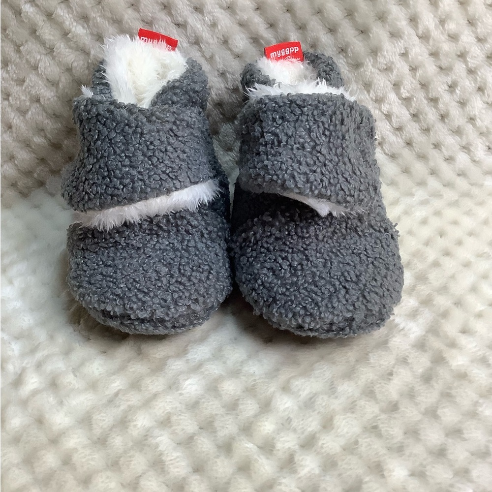 Gray Baby Booties with White Fur Hook & Loop Closure
